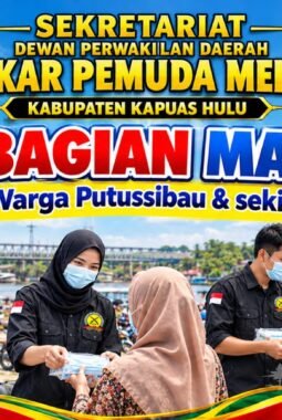 LPM Kapuas Hulu Bagikan Masker kepada Warga Putussibau, Peduli Dampak Kabut Asap
